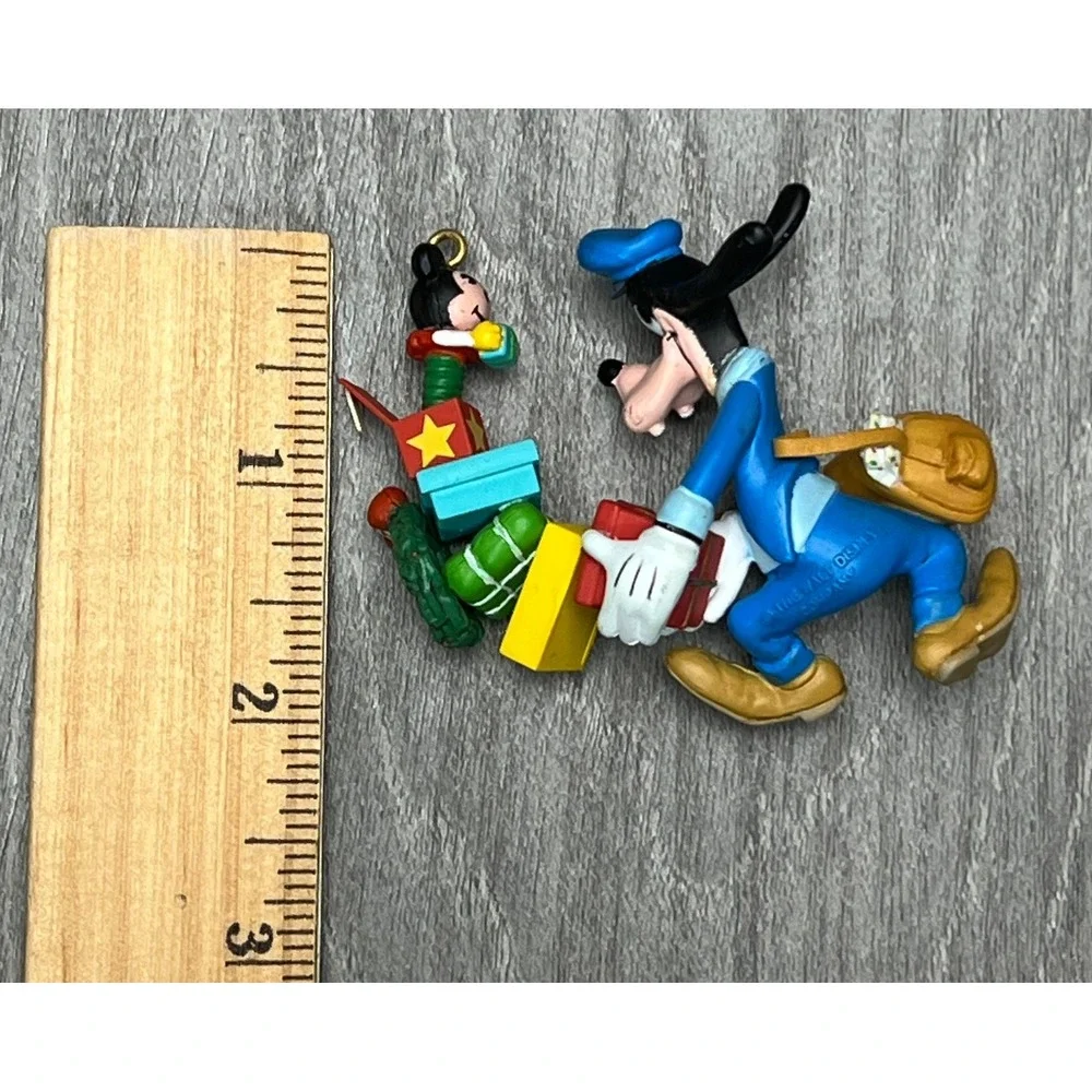 Enesco Disney Treasury Christmas Ornament Special Delivery Goofy Mickey 1992